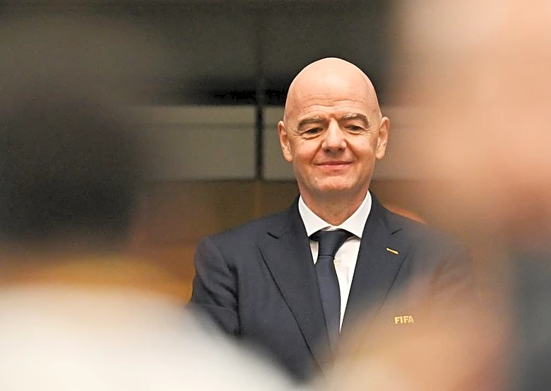 Soccer-Infantino invited to African summit as he faces challenge to FIFA leadership