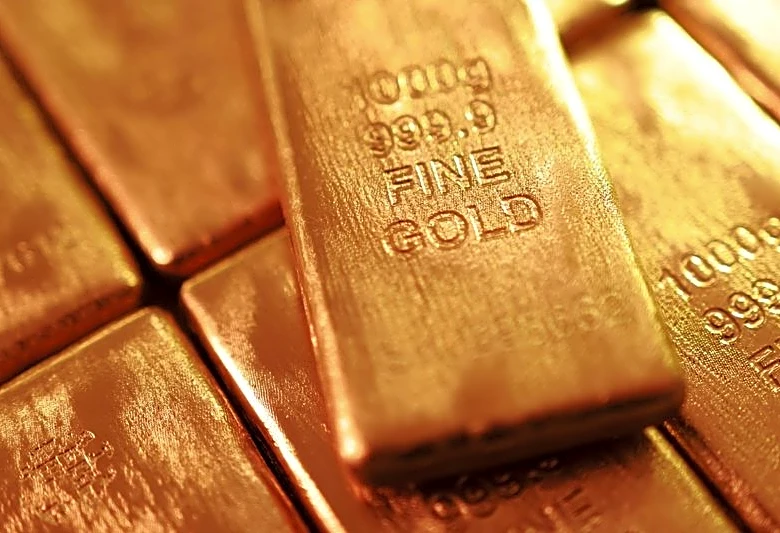 Venezuela, opposition faction weighing deal to move $4 billion in gold to US from UK, sources say