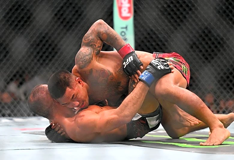 Mixed Martial Arts-Van dominates Pantoja to retain flyweight belt in UFC 331