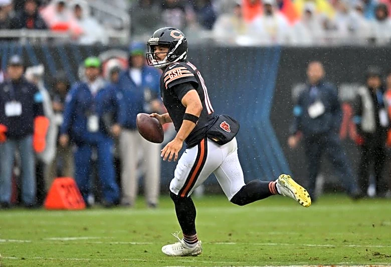 Bears QB Caleb Williams (hamstring) carted off against Vikings