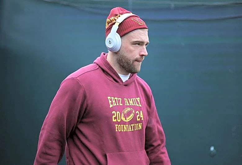 Reports: Eagles reunite with TE Zach Ertz after Dallas Goedert’s MCL sprain