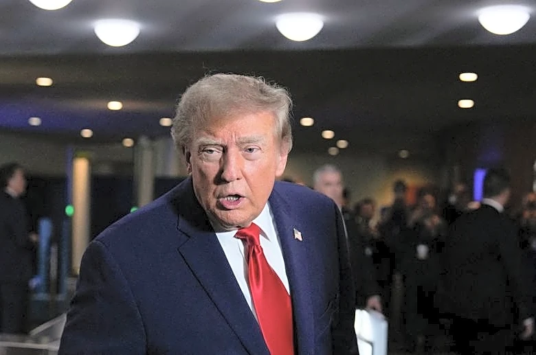 Banned White House outlets cover Trump at UN as court hearing looms