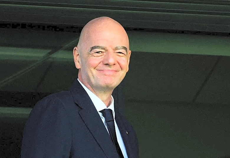 Soccer-De Laurentiis wanted to 'shoot' Infantino, then applauded his World Cup show