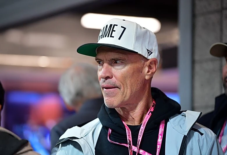 Ice hockey-Oilers great Messier 'horrified' by Babcock hiring