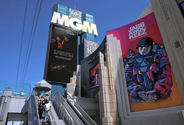 MGM Resorts shares tumble after Diller's People withdraws $18 billion bid