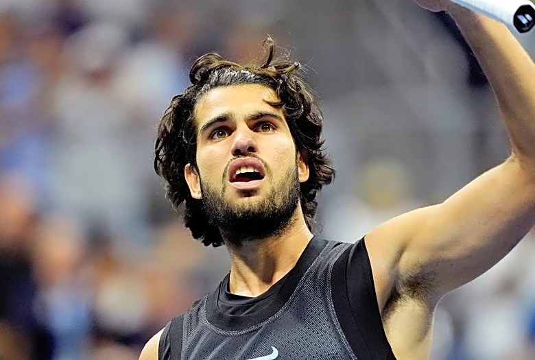 Tennis-Alcaraz calls for end to late-night finishes at Grand Slams