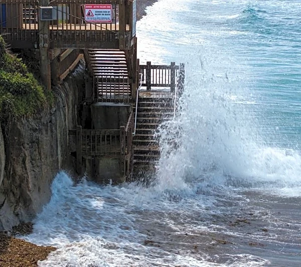 Rising sea destroys homes, erases beaches in California. Is worse to come?