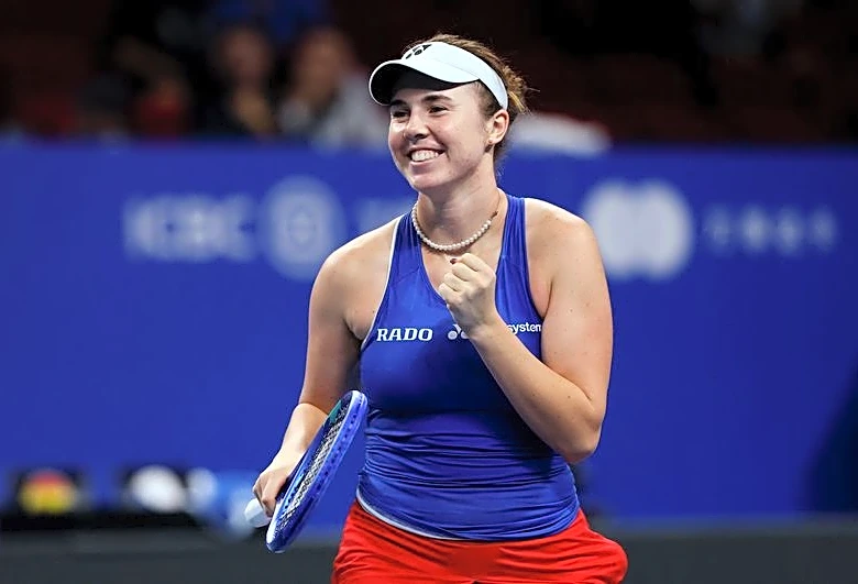 Tennis-Noskova, Muchova crush Spain to send Czechs into Billie Jean King Cup final