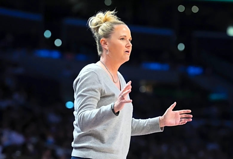 Sparks fire coach Lynne Roberts after missing playoffs