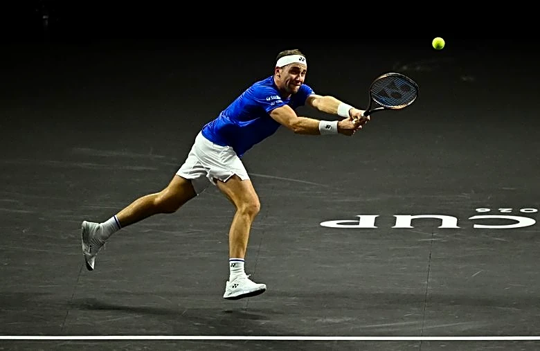 Tennis-Alcaraz helps Team Europe take 3-1 Laver Cup lead over Team World