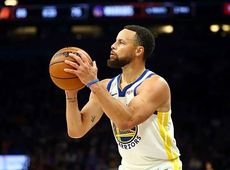 Report: Stephen Curry, Warriors agree on 2-year, $116M extension
