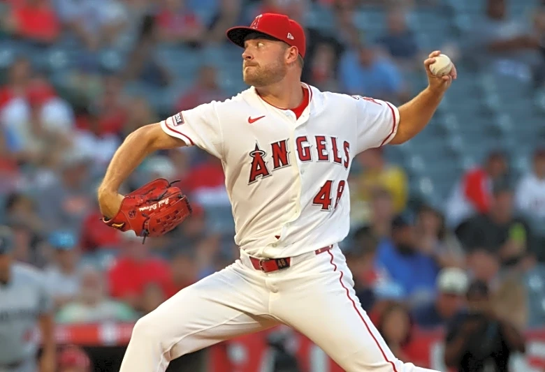 Reid Detmers has stellar outing as Angels defeat Mariners
