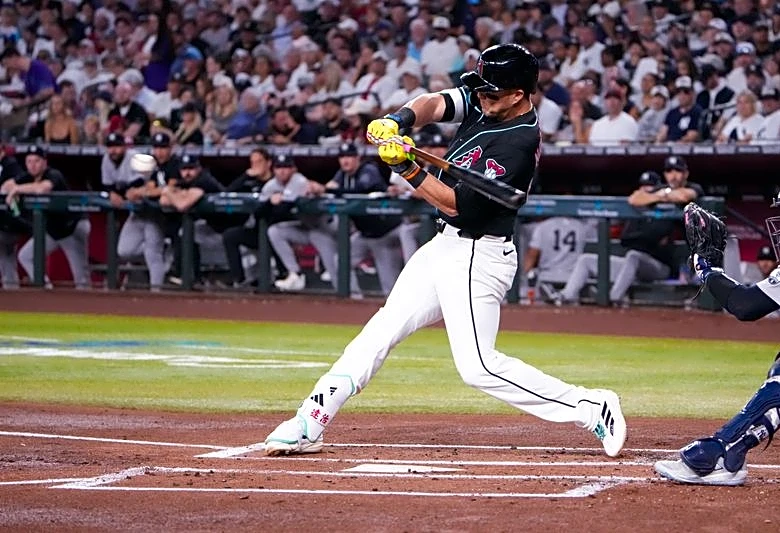 MLB roundup: D-backs climb within 1 game of Phils in NL wild-card race