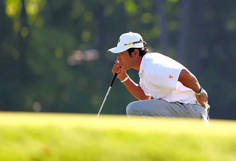 Golf-Internationals keep upset hopes alive at Presidents Cup