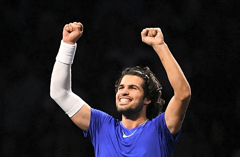 Tennis-Alcaraz downs Fritz as Team World take 7-5 lead in Laver Cup