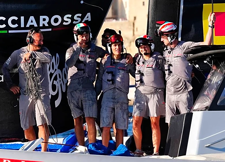 Sailing-Italy dominate to win America's Cup run-up regatta in Naples