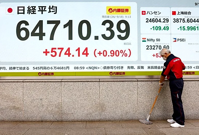 Stocks cautious in Asia as oil gains, yields rise
