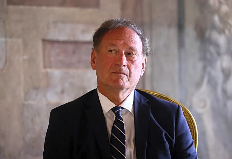 US Supreme Court's Alito won't participate in climate case involving oil companies