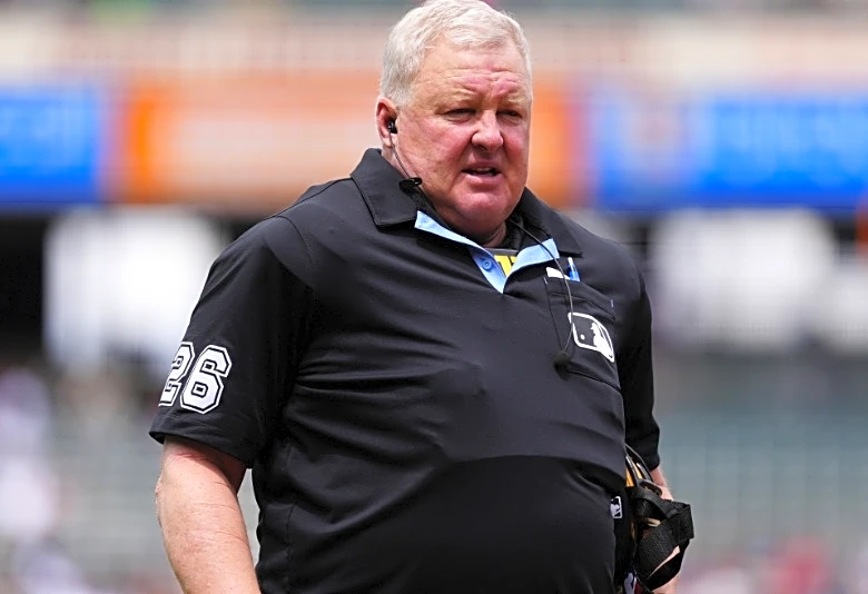 MLB sets umpiring crews for wild-card series