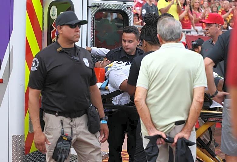 Oregon QB Dante Moore vows to 'be back soon' after concussion
