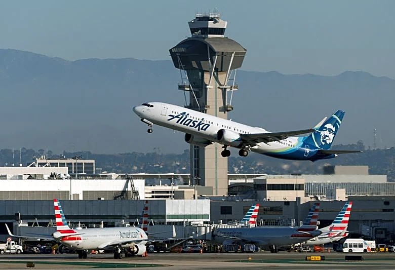 Alaska Air bets on premium travel for earnings boost as fuel costs bite