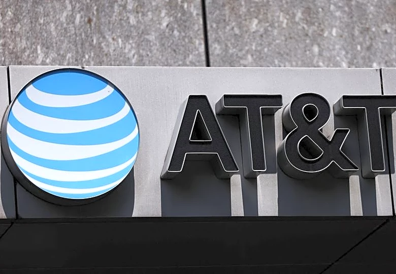 AT&T signs over $3 billion fiber deal with Corning as data demand surges