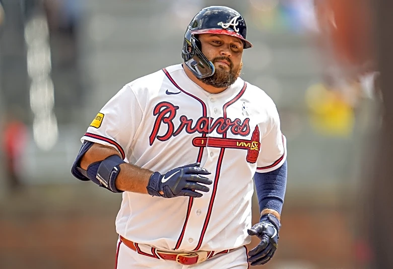 Braves add infielders Rowdy Tellez, Luke Williams to playoff roster