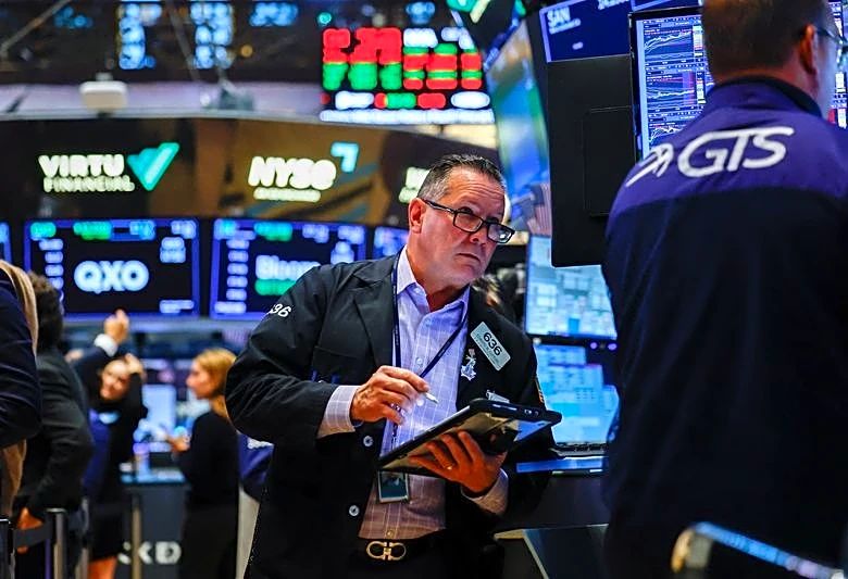 Trading Day: Stocks still in bonds' grip