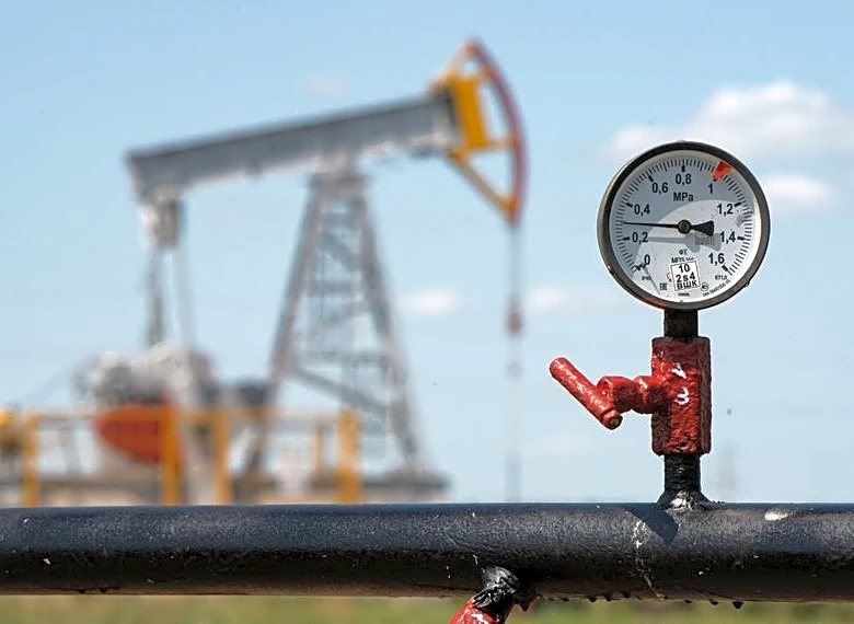 OPEC+ oil producers set to keep output targets steady at Sunday meeting, sources say