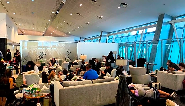 Passengers foil bid to crash Dubai-Tel Aviv flight, Israel says, after co-pilot-on-pilot stabbing