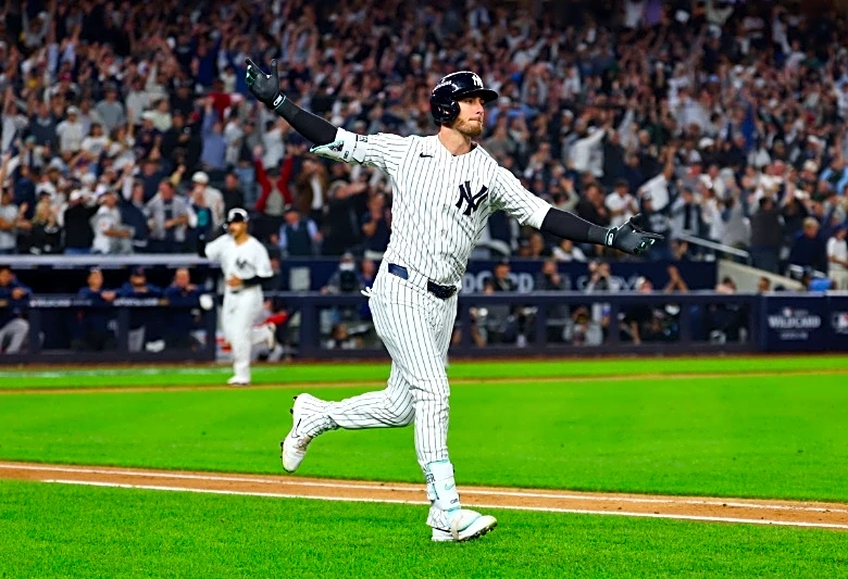 MLB roundup: Yankees, White Sox, Padres complete wild-card sweeps