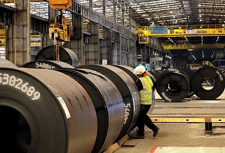 Spanish manufacturing returns to growth in September, PMI shows