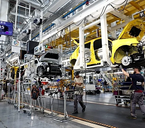 French manufacturing expands at slower pace in September, PMI shows
