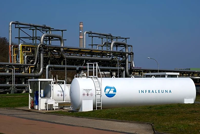 Exclusive-US tells France and Germany to release diesel stocks or face US export ban, sources say
