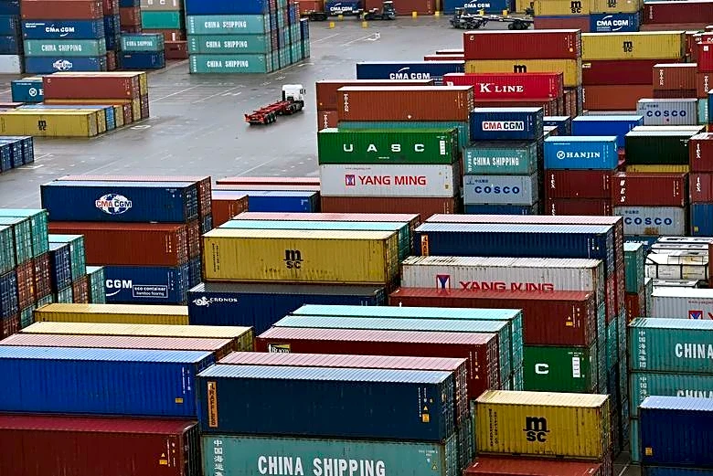 UK factories report growing inflation pressures, PMI shows