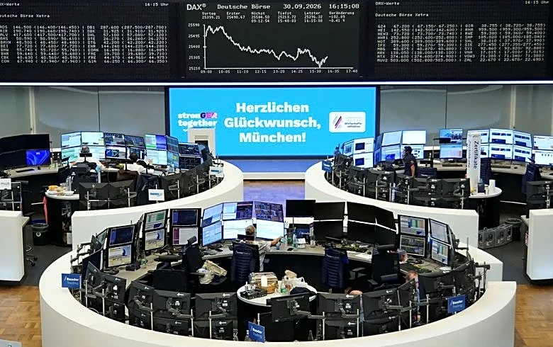 European stocks slip to three-month lows as global yields surge