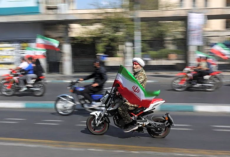 Iran readies harder retaliation if attacked as diplomacy faces long odds