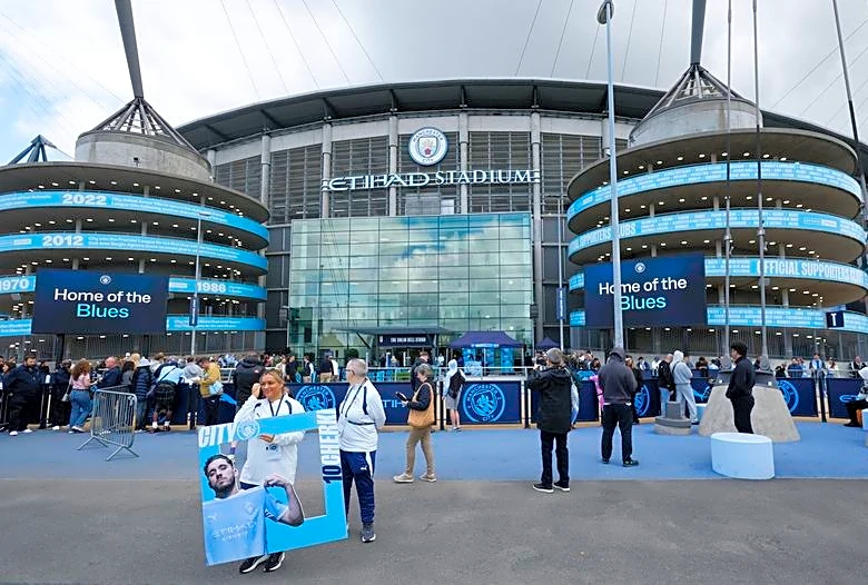 Soccer-Man City should face consequences if guilty, says British PM spokesperson