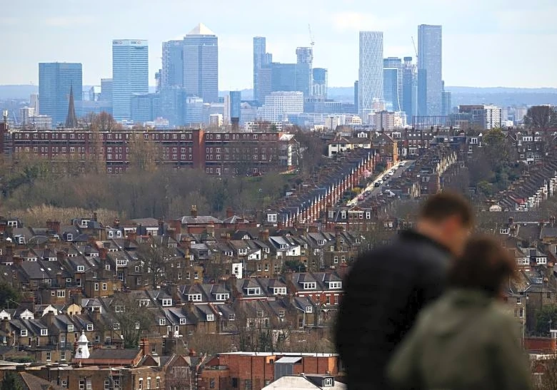 Homeowners in UK and beyond hit as global bond selloff drives up mortgage costs