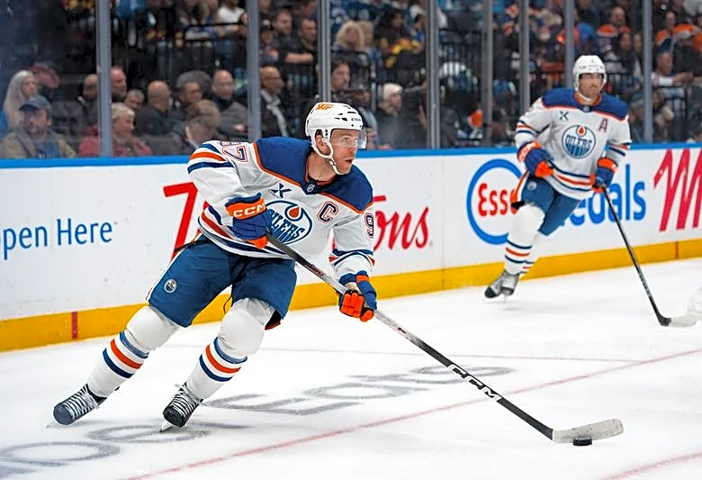 NHL roundup: Connor McDavid's 5 points help Oilers outgun Canucks 9-7