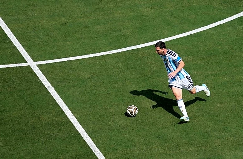 Soccer-Messi farewell closes a long, hard-won love story with Argentina