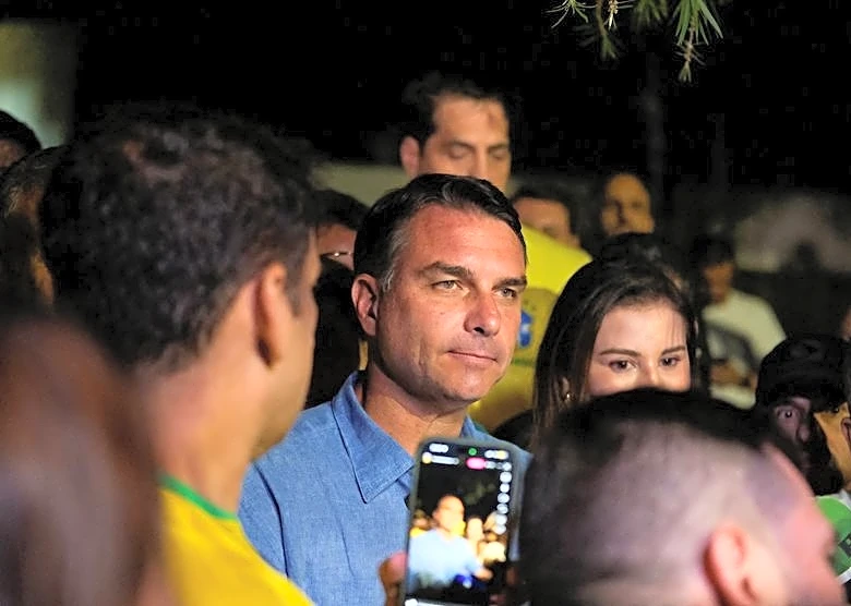 Bolsonaro beats expectations in Brazil presidential vote, faces Lula in runoff