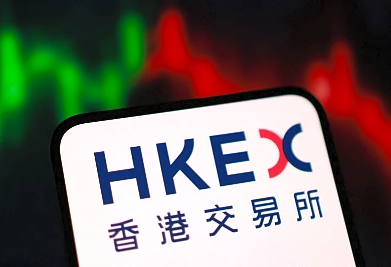 Hong Kong stocks tick down in thin trade as property, financials drag