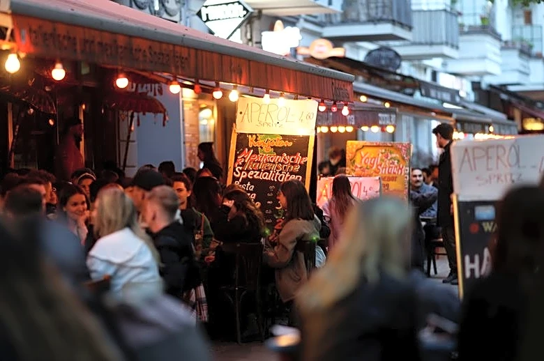 German services sector grows in September on strong demand, PMI shows