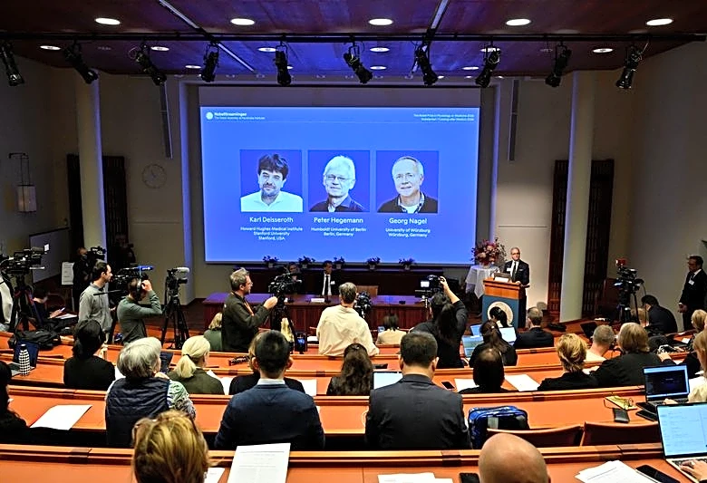 German and US scientists win Nobel medicine prize for work on optogenetics