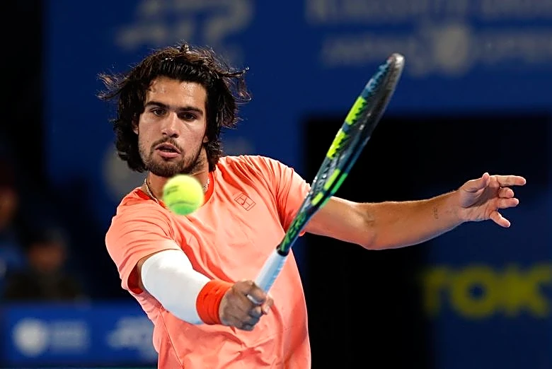 Tennis-Alcaraz battles past Munar to reach up Japan Open final