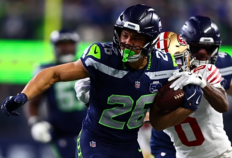 Reports: Seahawks to sign RB Joe Mixon