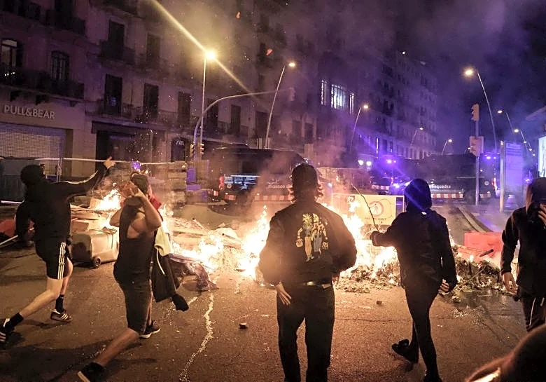 Analysis-Spain's housing crisis bursts into the spotlight at snap election
