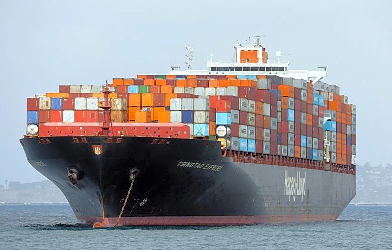 US trade deficit widens in August amid strong imports