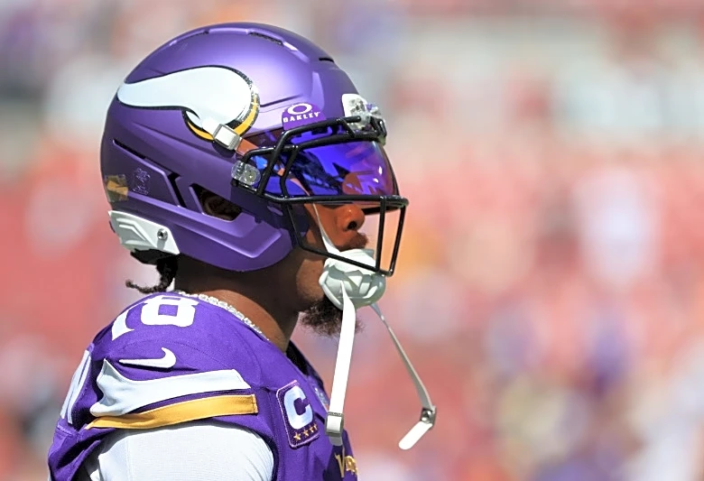 Vikings WR Justin Jefferson watching film with Randy Moss, might rest with bye looming